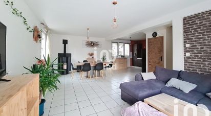 Maison traditionnelle 4 pièces de 95 m² à Saint-Germain-Laprade (43700)