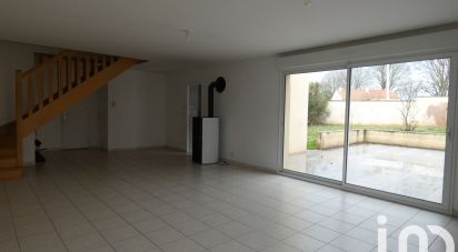 Pavilion 5 rooms of 110 m² in Niort (79000)