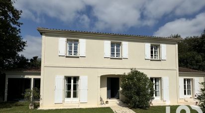 Maison 7 pièces de 206 m² à Saint-Georges-des-Coteaux (17810)