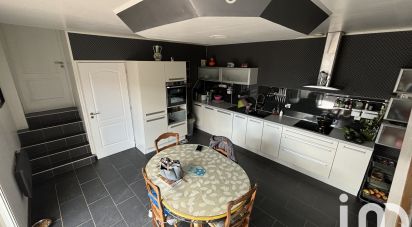 Ferme 7 pièces de 205 m² à Eringhem (59470)