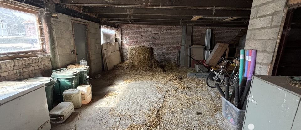 Ferme 7 pièces de 205 m² à Eringhem (59470)