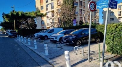 Parking of 91 m² in Marseille (13008)