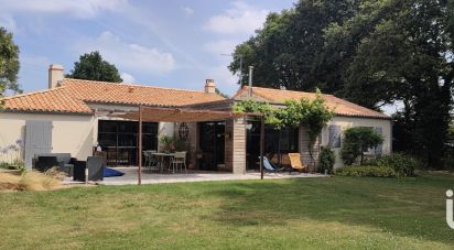 Maison de campagne 8 pièces de 145 m² à Mesnard-la-Barotière (85500)