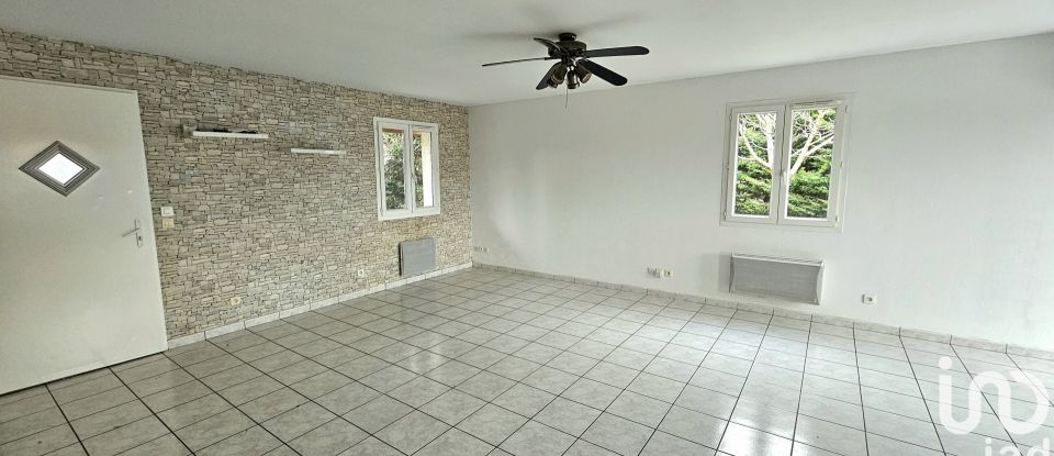 House 5 rooms of 100 m² in Saint-Clair-du-Rhône (38370)