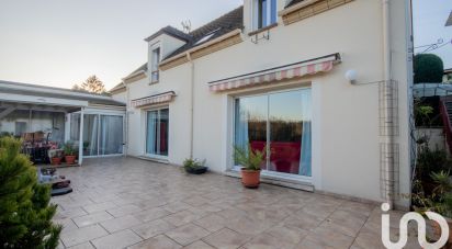 Maison 7 pièces de 150 m² à Seraincourt (95450)