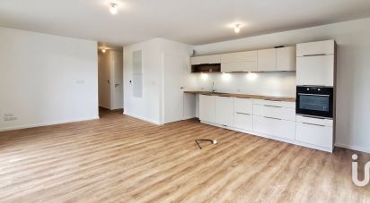 Apartment 6 rooms of 84 m² in Vannes (56000)