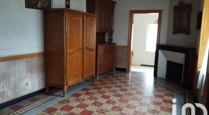 Country house 8 rooms of 209 m² in - (46800)