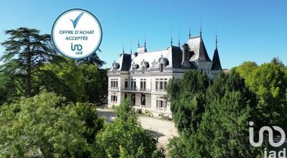 Castle 19 rooms of 725 m² in Jarnac (16200)