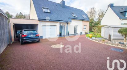 House 9 rooms of 183 m² in Noyal-Châtillon-sur-Seiche (35230)