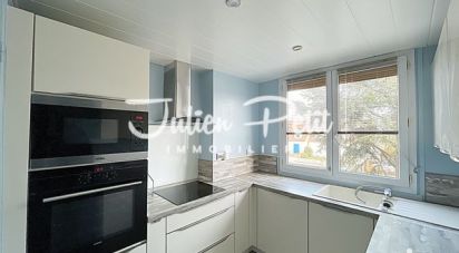 Apartment 3 rooms of 63 m² in Massy (91300)