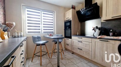 House 4 rooms of 89 m² in Sérifontaine (60590)