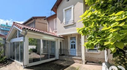 House 5 rooms of 110 m² in Villeurbanne (69100)