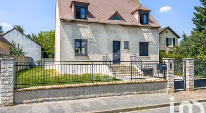 Maison traditionnelle 6 pièces de 185 m² à Les Clayes-sous-Bois (78340)