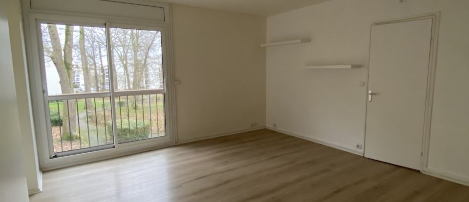 Apartment 4 rooms of 72 m² in Avon (77210)