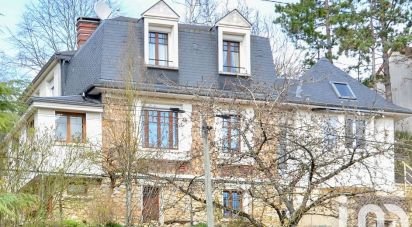 House 8 rooms of 185 m² in Vaux-sur-Seine (78740)