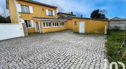 Maison traditionnelle 5 pièces de 126 m² à Ambarès-et-Lagrave (33440)