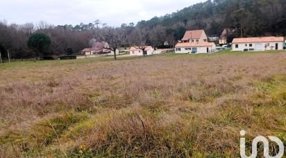 Land of 4,472 m² in Carsac-Aillac (24200)