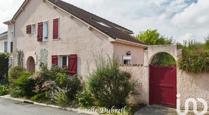 Maison traditionnelle 6 pièces de 127 m² à Voisins-le-Bretonneux (78960)