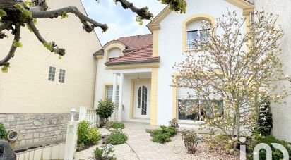 Traditional house 7 rooms of 160 m² in Champigny-sur-Marne (94500)