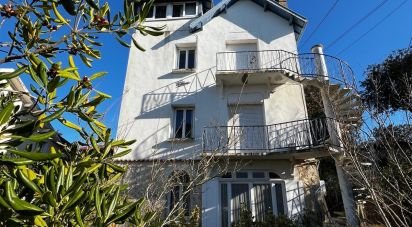 House 10 rooms of 175 m² in Royan (17200)