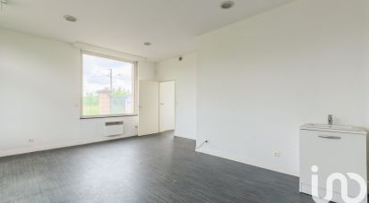 Immeuble de 160 m² à La Chapelle-d'Armentières (59930)