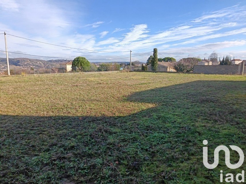 Land of 1,204 m² in Saint-Julien-de-Peyrolas (30760)