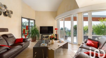 Architect house 6 rooms of 197 m² in Saint-Priest (69800)