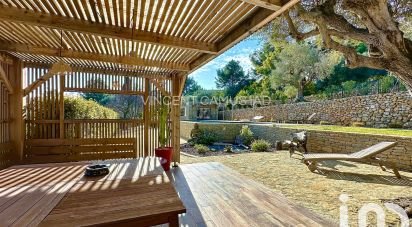 House 7 rooms of 221 m² in Sanary-sur-Mer (83110)