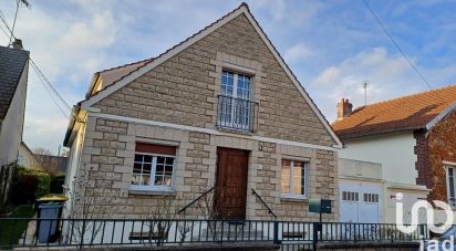 Traditional house 7 rooms of 120 m² in Crépy-en-Valois (60800)