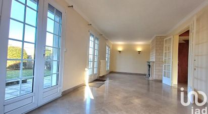 Traditional house 7 rooms of 120 m² in Crépy-en-Valois (60800)