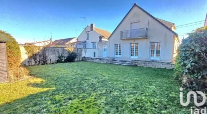 Traditional house 7 rooms of 120 m² in Crépy-en-Valois (60800)