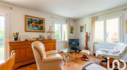 Traditional house 4 rooms of 95 m² in Venelles (13770)