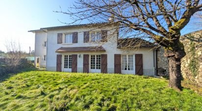 Maison 8 pièces de 183 m² à Lussac-les-Châteaux (86320)