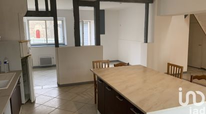 Maison traditionnelle 8 pièces de 130 m² à Saint-Michel-de-la-Roë (53350)