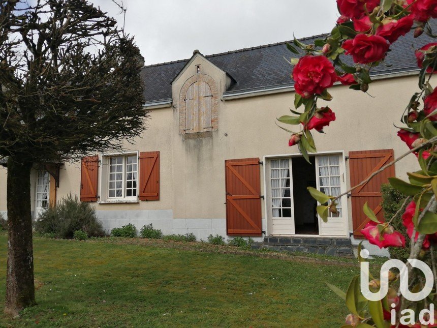 Country home 6 rooms of 175 m² in - (53160)