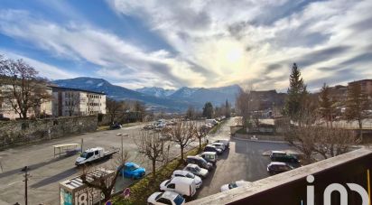 Apartment 3 rooms of 65 m² in Embrun (05200)