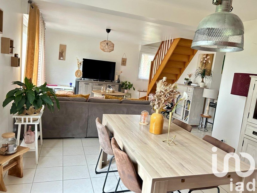 Maison 5 pièces de 115 m² à Compertrix (51510)