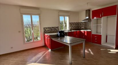 House 4 rooms of 101 m² in Benon (17170)