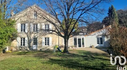 Maison 6 pièces de 130 m² à Jarnac (16200)