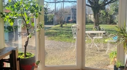 House 6 rooms of 130 m² in Jarnac (16200)