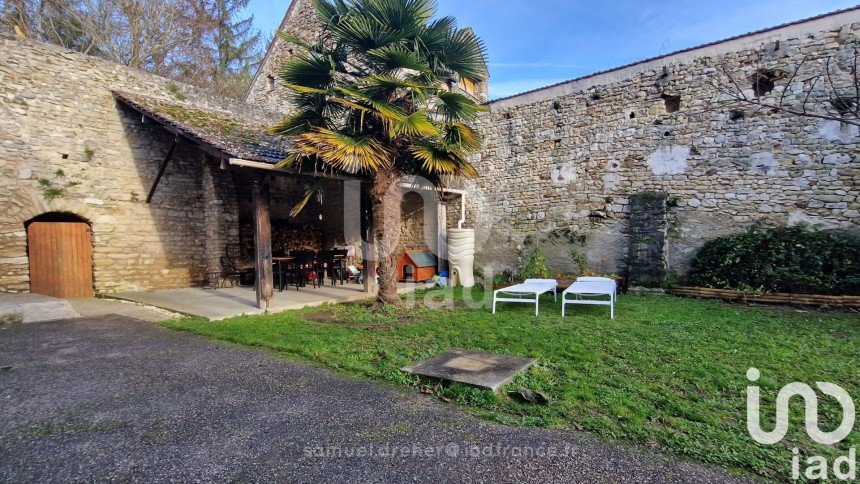 House 7 rooms of 132 m² in Guerville (78930)