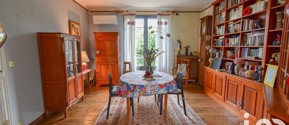 Traditional house 5 rooms of 115 m² in Gagny (93220)