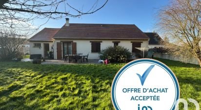 Traditional house 4 rooms of 93 m² in Presles-en-Brie (77220)