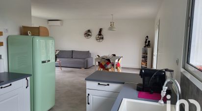 House 4 rooms of 79 m² in Saint-Médard-de-Guizières (33230)