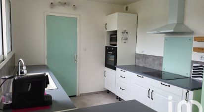 House 4 rooms of 79 m² in Saint-Médard-de-Guizières (33230)