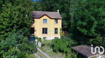 Traditional house 7 rooms of 160 m² in Saint-Rémy-lès-Chevreuse (78470)