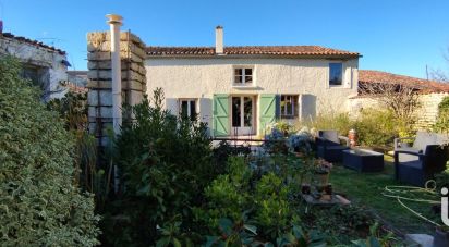 Village house 2 rooms of 66 m² in La Villedieu (17470)