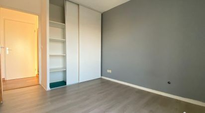 Appartement 3 pièces de 71 m² à Bordeaux (33800)