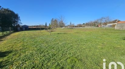 Land of 1,695 m² in Cherves-Richemont (16370)