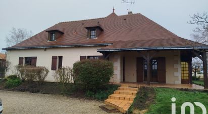 Maison traditionnelle 7 pièces de 160 m² à Loudun (86200)